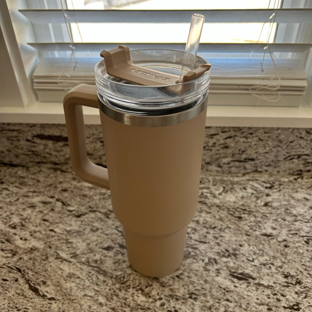 stanley 40 oz tumbler